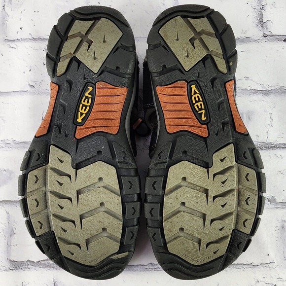 Keen Newport H2 Sandals Men\'s 9 Gray Nylon Waterproof Watersport / Trail Shoes